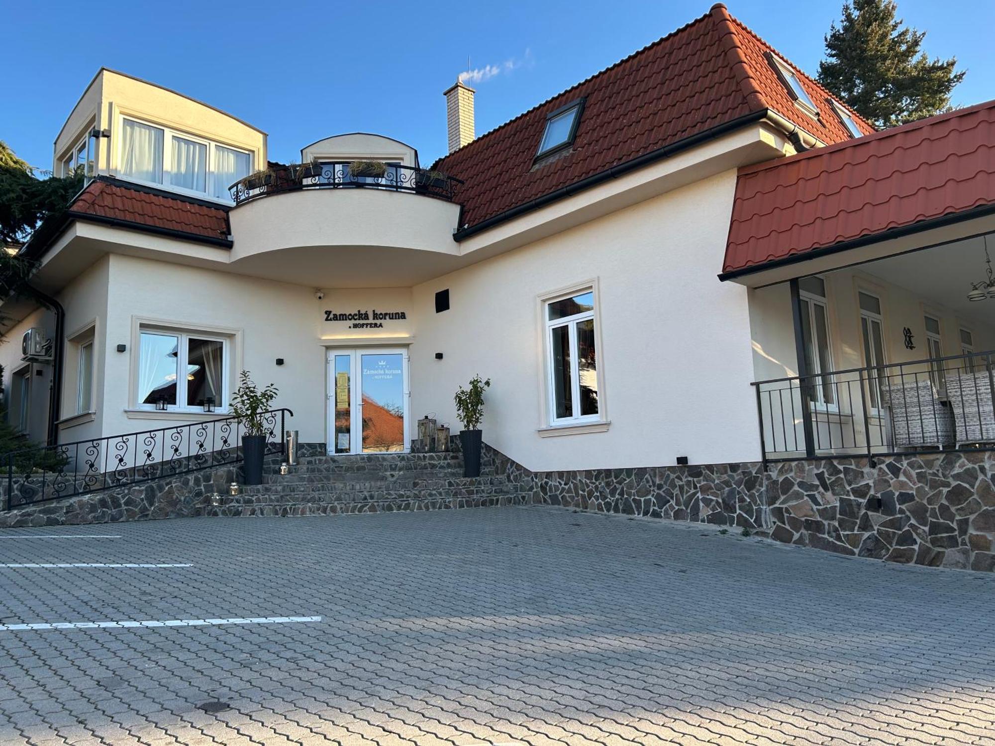 Zamocka Koruna U Hoffera Nitra Eksteriør billede
